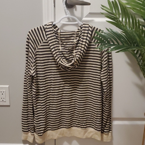 Roots Lightweight Hoodie - Picture 3 of 3